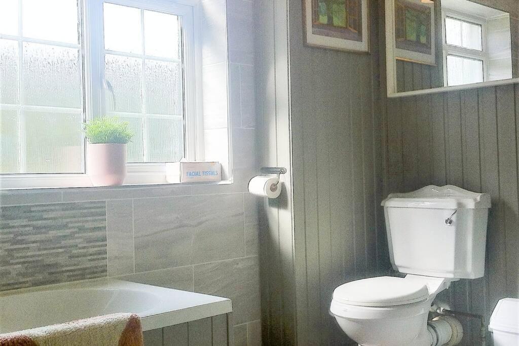 Charming Cottage Within Farmhouse Монмут Экстерьер фото