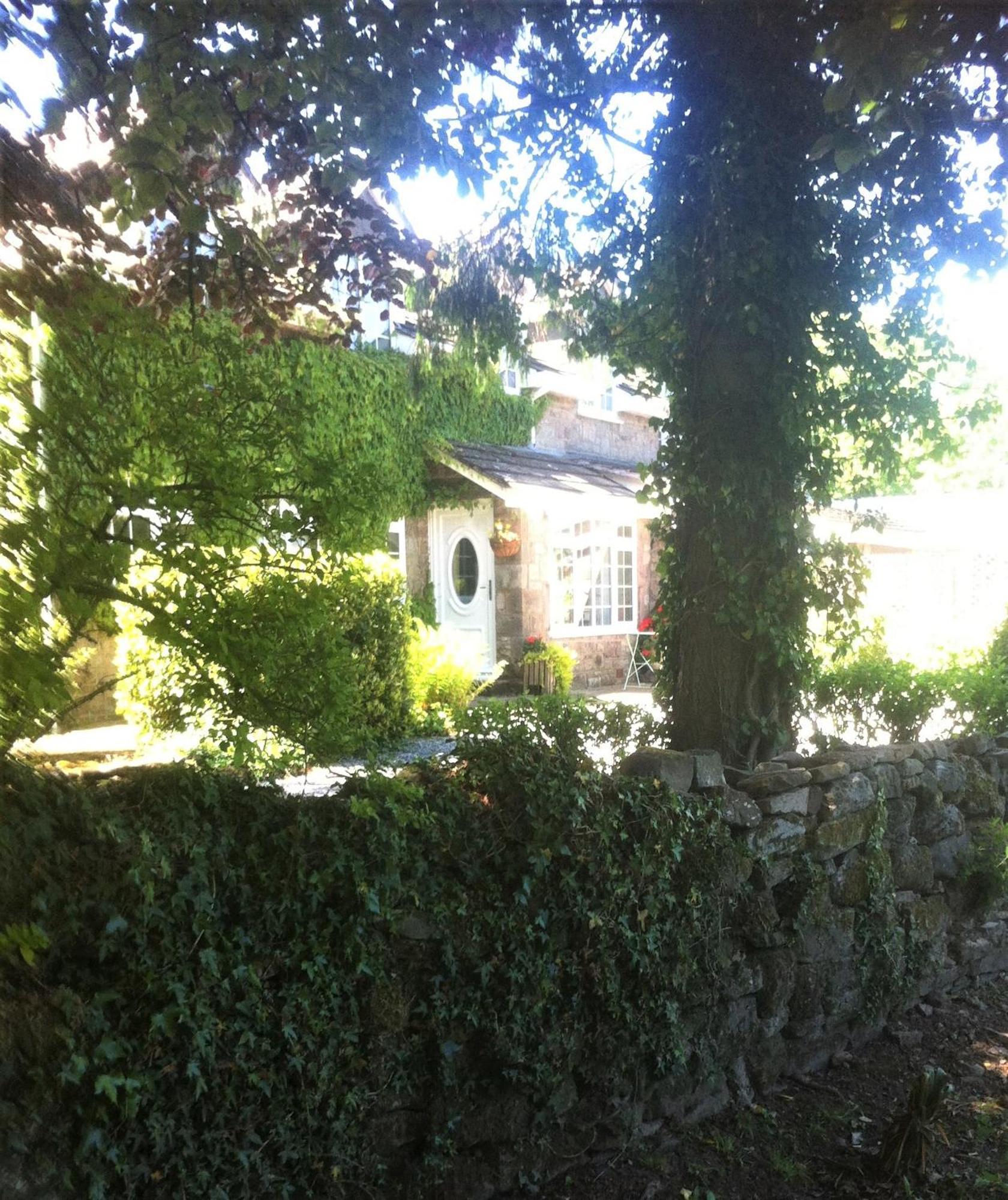 Charming Cottage Within Farmhouse Монмут Экстерьер фото
